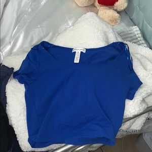 Blue crop top shirt